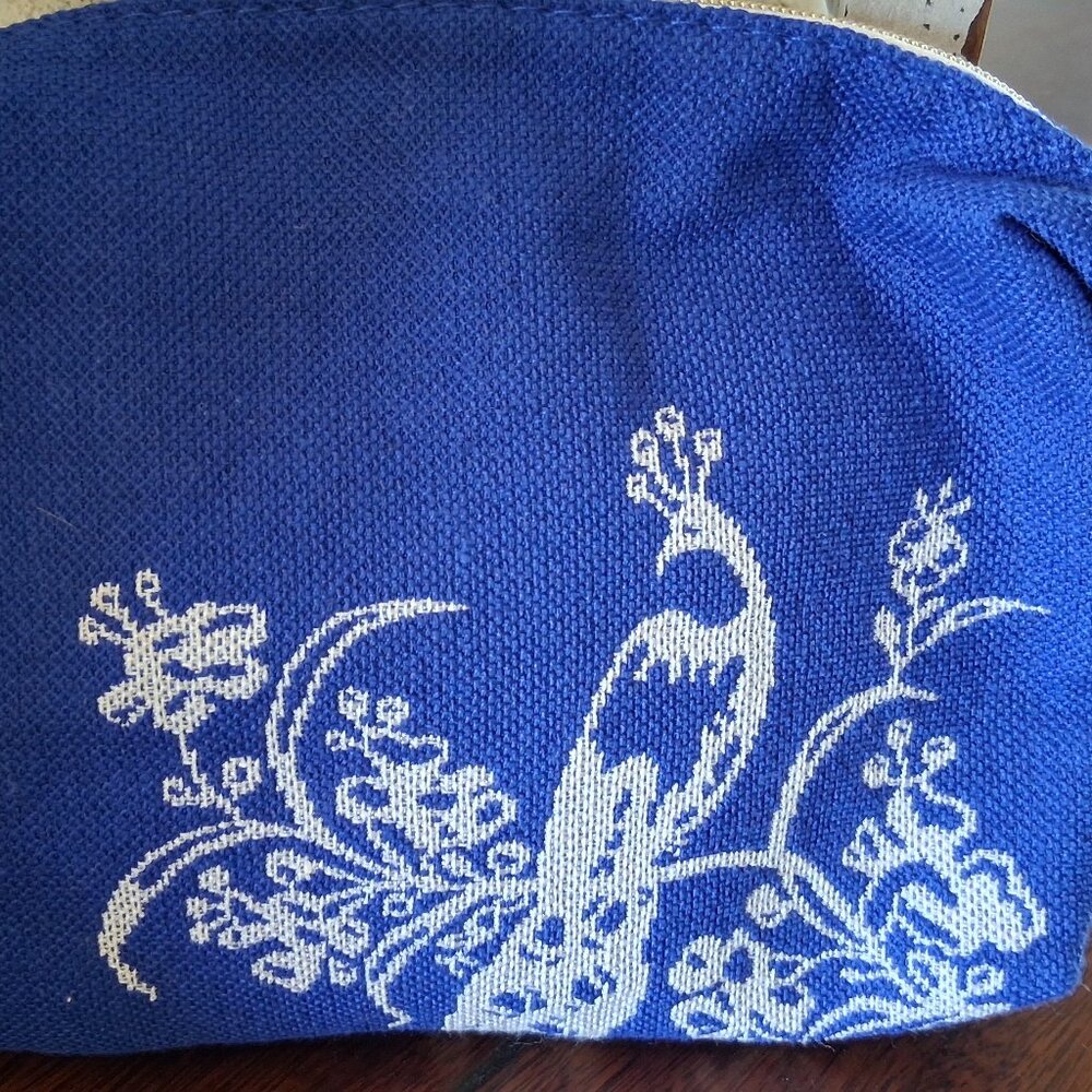 KLM Royal Dutch Airlines Rituals amenity kit Embroidered White Peacock on blye